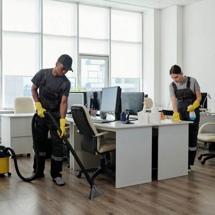 Amu Reinigung Team bei der Arbeit